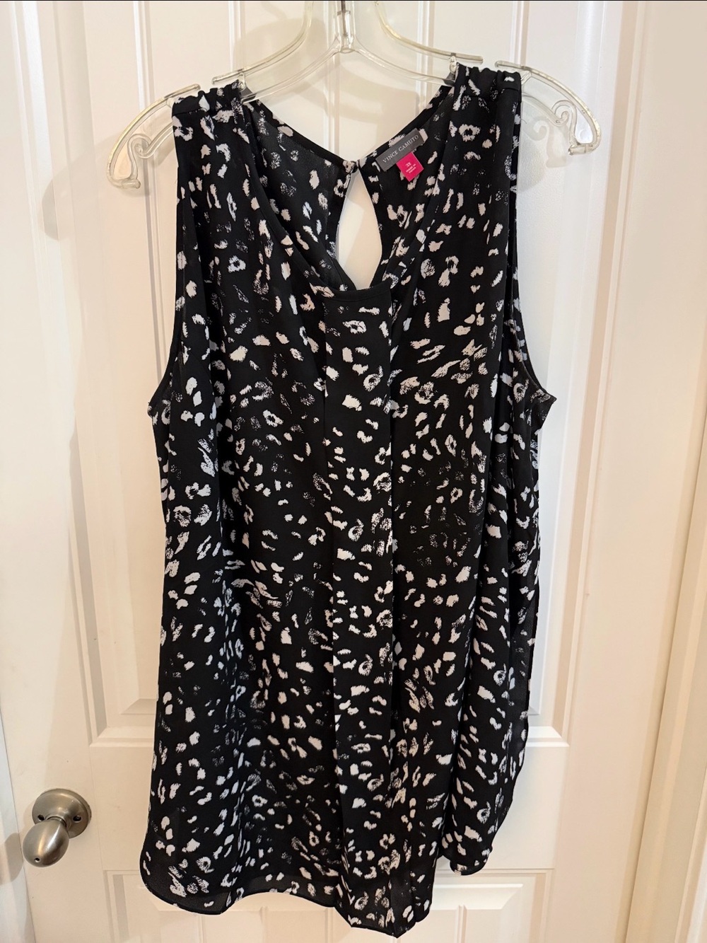 Vince Camuto Black and White Abstract Print Sleeveless Blouse 3x resort. Vacati